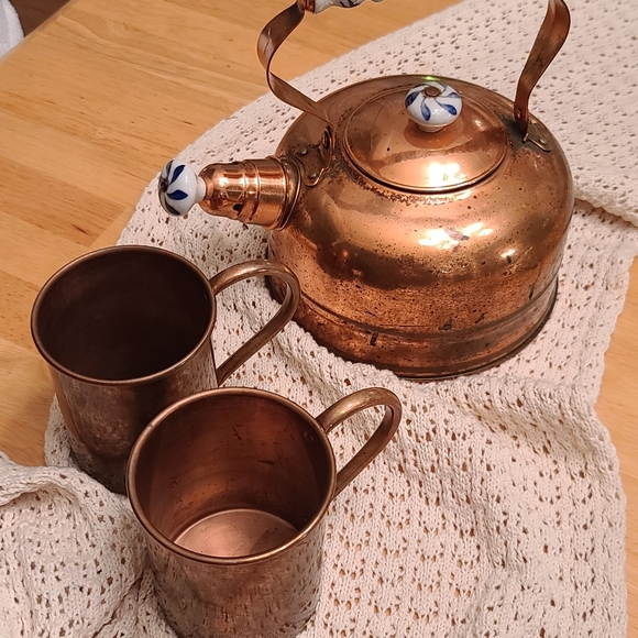 Vintage Copper and Blue porcelain tea pot with 2 cups - Picture 2 of 11